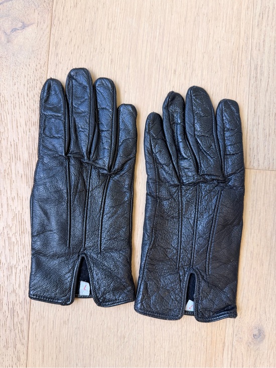 Accessories - Women’s Black Leather Gloves